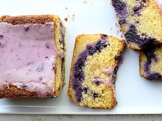 Cake de polenta au citron et aux myrtilles