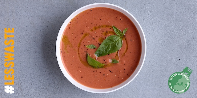 Gazpacho met  frambozendressing