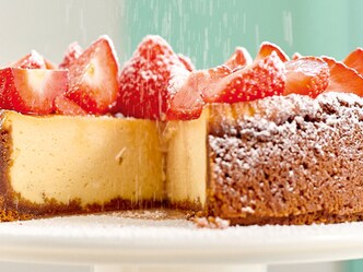 Cheesecake met aardbeien en bastognekoekjes