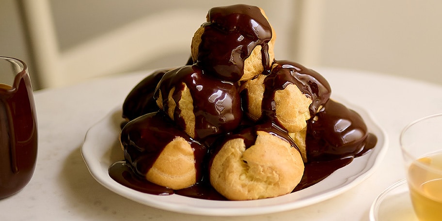 Profiteroles à la crème pâtissière