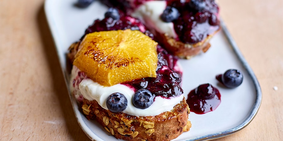 Pain perdu à l’orange et aux myrtilles
