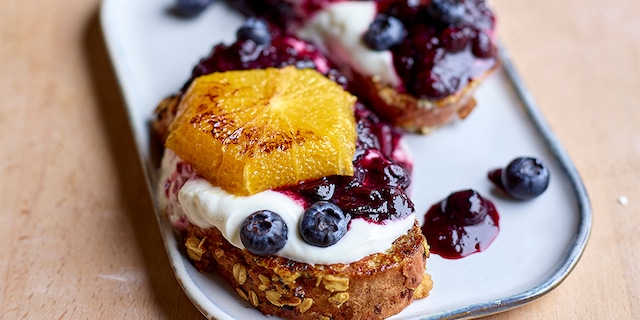 Pain perdu à l’orange et aux myrtilles