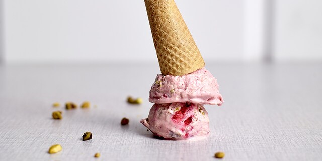 Cottage cheese ice cream aux fraises et aux pistaches