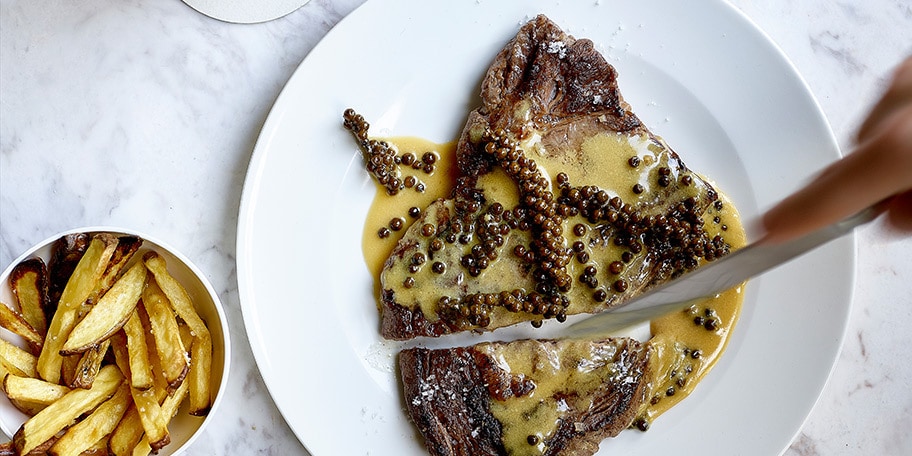 Entrecotes met groene peper