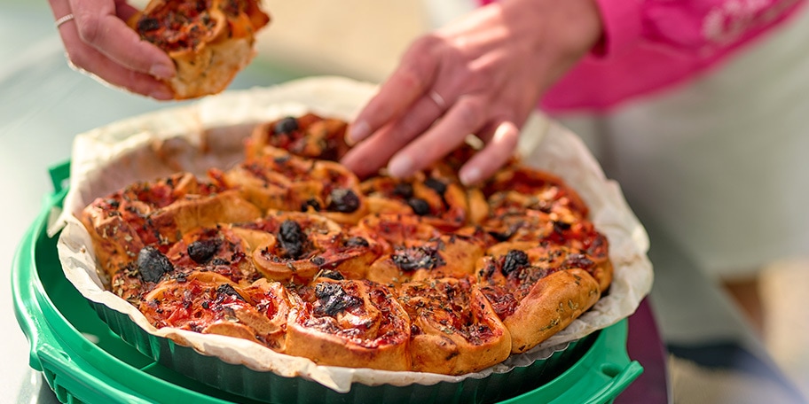 Pizzarolls met champignons, ham en courgette