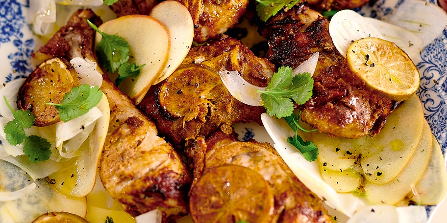 Poulet tandoori et salade de fenouil aux pommes