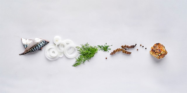 Makreelballetjes met verse kruiden