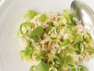 Risotto de choux de Bruxelles avec fromage vieux et cresson