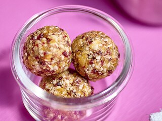 Energy balls aux abricots et aux airelles