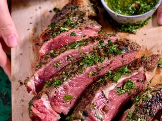 Tomahawk met chimichurri en koolsla met yoghurt