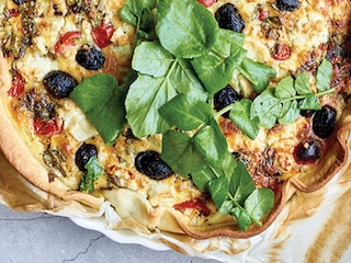 Quiche met waterkers, kerstomaten en feta