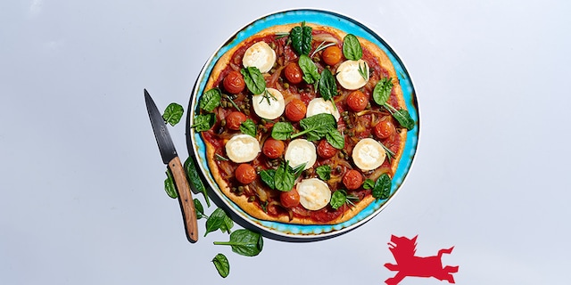 Pizza au chèvre, oignons caramélisés et tomates cerise