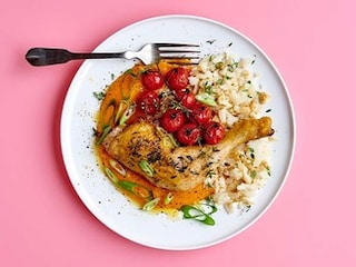 Cuisses de poulet au riz de chou-fleur, purée de butternut et tomates rôties