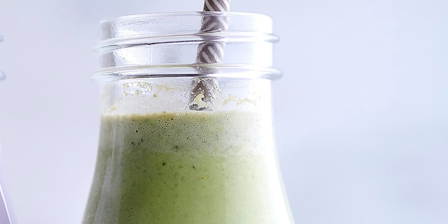 Lait au basilic et aux pistaches