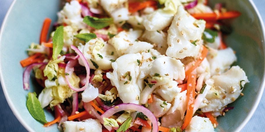 Vietnamese salade met zwarte heilbot