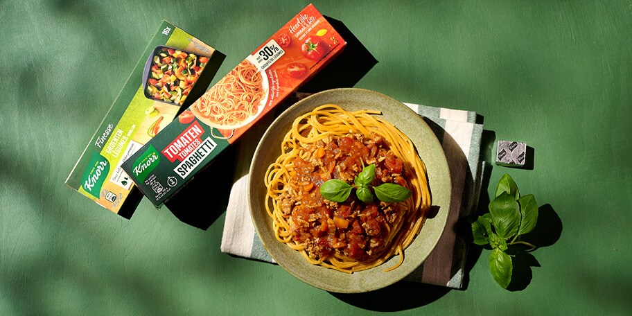 Tomatenspaghetti, bolognesesaus met pancetta en balsamicoazijn