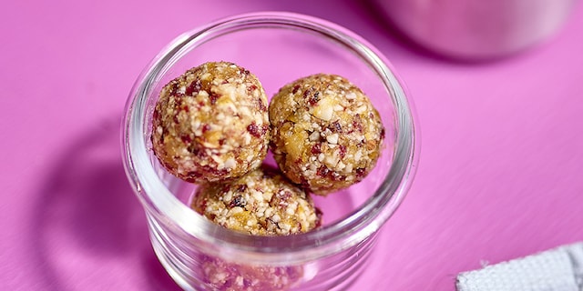Energy balls aux abricots et aux airelles