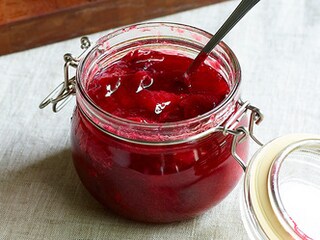 Confiture de prunes au romarin