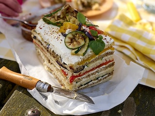 Sandwich-cake aux légumes grillés