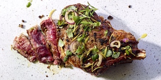 Tagliata de bœuf en croûte d'herbes