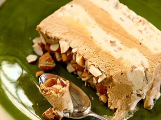 Espresso-amandelsemifreddo