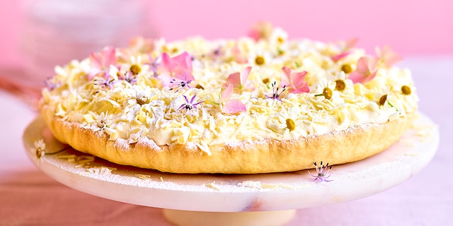 Tarte à la rhubarbe, fraises, mascarpone et chocolat blanc
