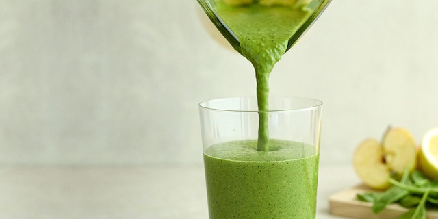 Smoothie aux épinards et beurre d'amande