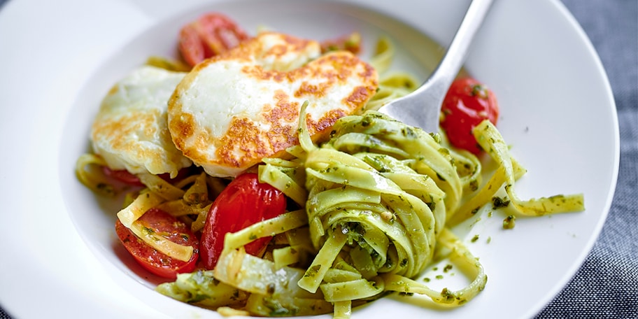 Tagliatelle met gegrilde halloumi