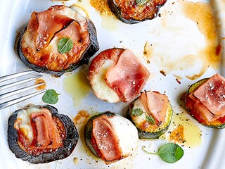 Mini pizzas aux aubergines et aux courgettes