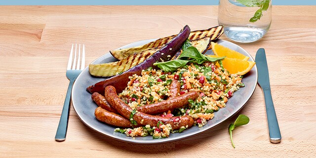Merguez met gegrilde aubergine en taboulé van bulgur