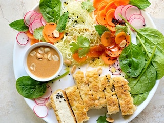 Katsu van tofu met satésaus