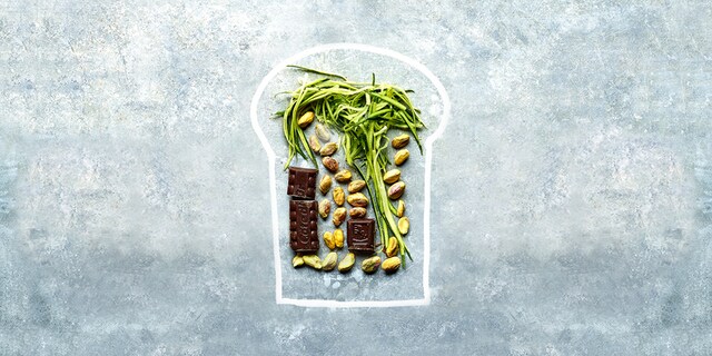 Cake met chocolade, courgette en pistachenoten
