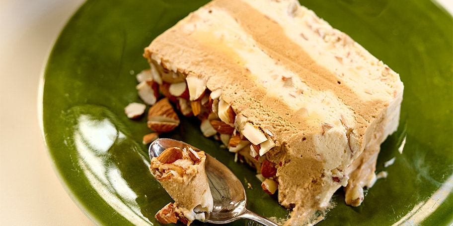 Espresso-amandelsemifreddo