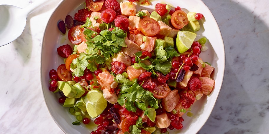 Ceviche de saumon aux fruits rouges et au citron vert