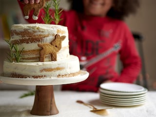 Naked cake met citroen, mascarpone en kerstzandkoekjes