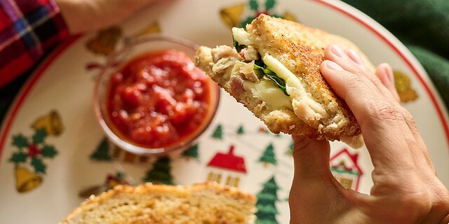 Croques met gevogelte, spekblokjes en mozzarella