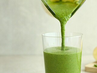 Spinaziesmoothie met amandelpasta
