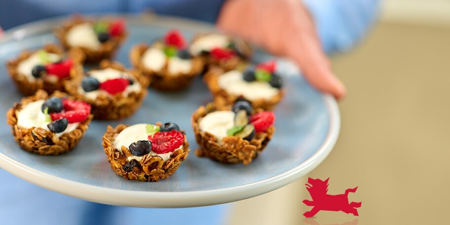 Granola cups aux fruits rouges