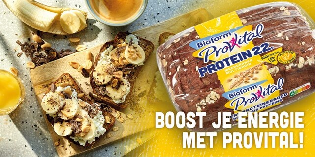 Feestontbijt met proteïnebrood, pinda en pure chocolade