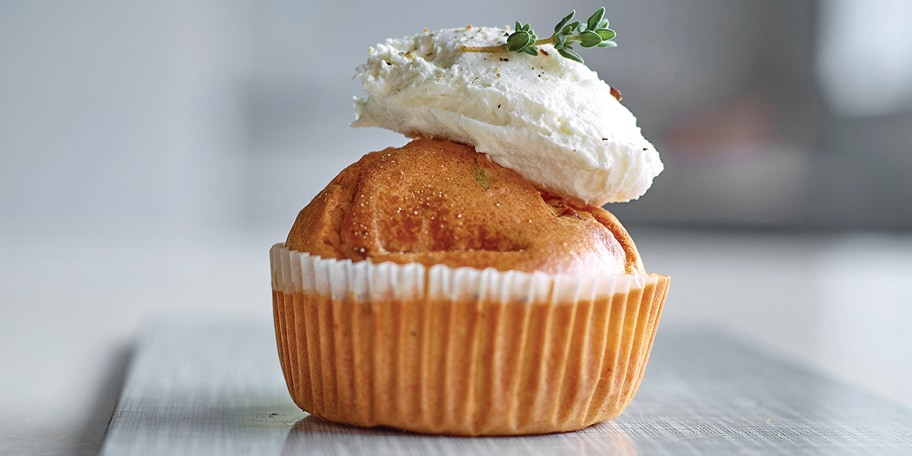 Muffins aux lardons et chèvre frais