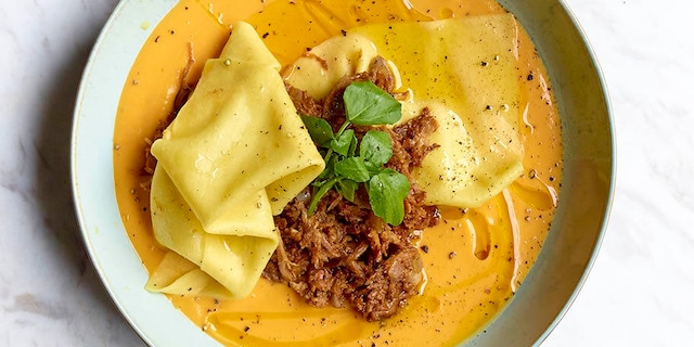 Open ravioli met pulled pork en zoete aardappelcrème