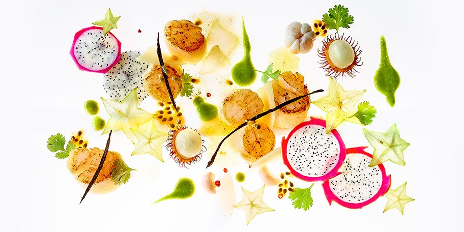 Noix de saint-jacques aux fruits exotiques et à la vanille