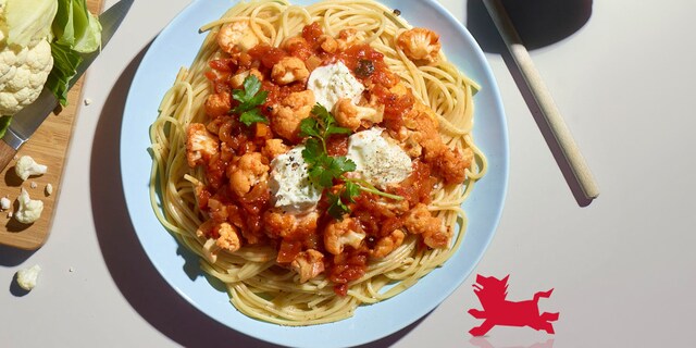 Spaghetti met bloemkoolbolognese en mozzarella