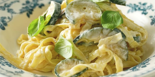 Fettuccine met mascarpone, citroen en courgettes