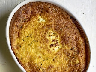 Clafoutis à la plie, au chou-fleur et au chèvre frais