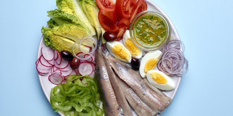 Salade niçoise met maatjes   