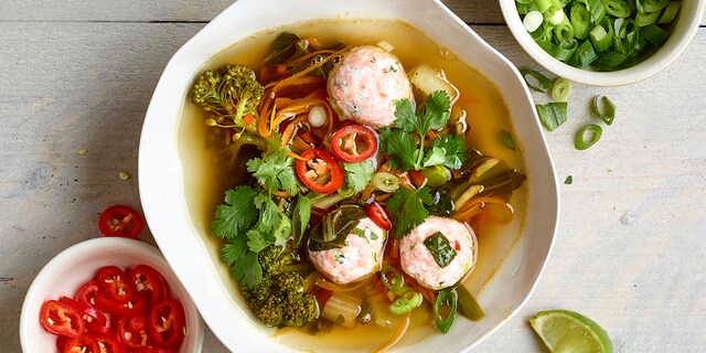 Veggieballetjes in tomatensaus