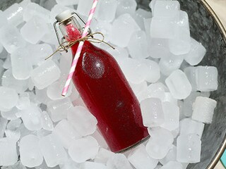 Koude infusie met guarana, gember en rode biet