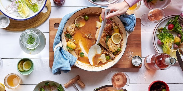 Pot-au-feu de coucou de Malines aux olives et au citron