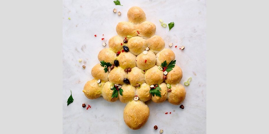 Sapin de brioches au comté et gremolata